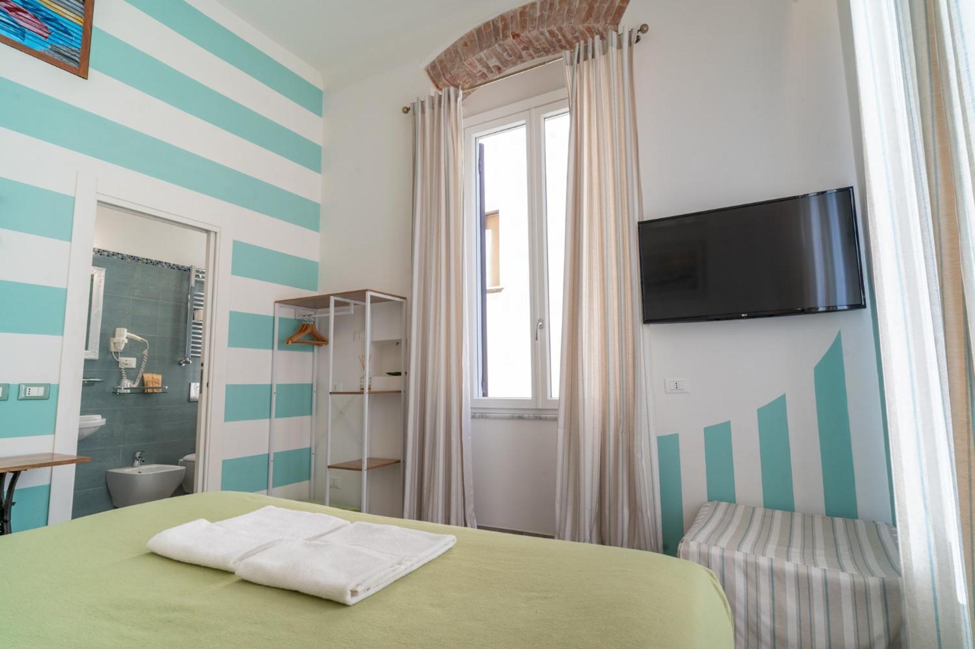 Teresa Rooms & Suites La Spezia Bagian luar foto